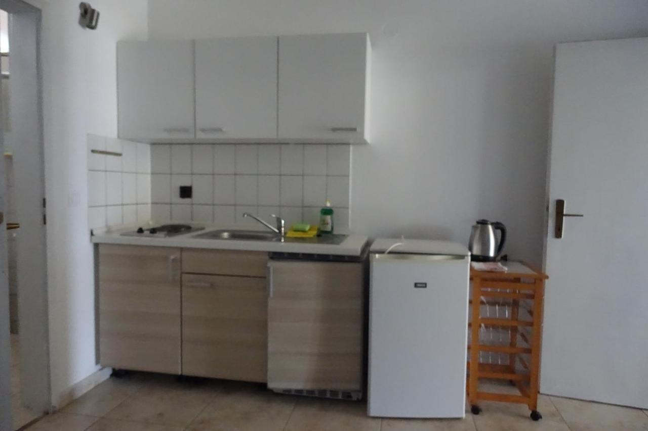 Ermioni Apartments Vrasná Dış mekan fotoğraf